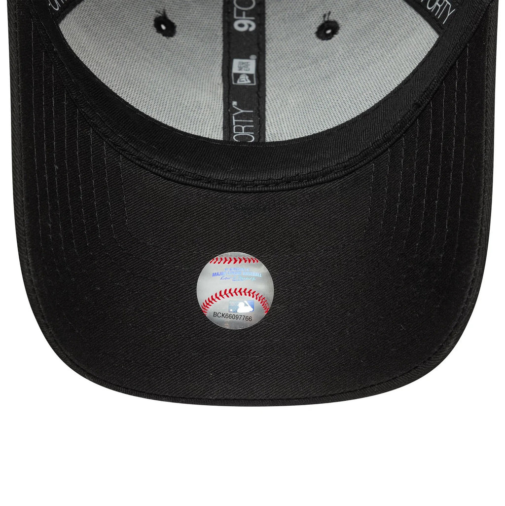 NEW ERA New York Yankees MLB Team Outline Black 9FORTY Adjustable Cap