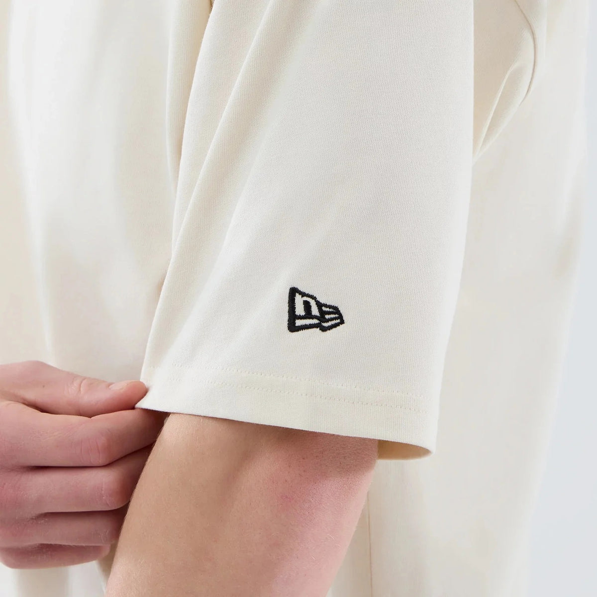 NEW ERA Cap Graphic Cream Oversized T-Shirt