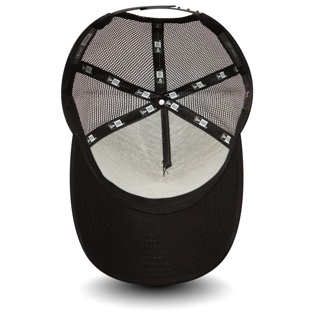 NEW ERA New York Yankees Clean Black On Black A-Frame Trucker Cap