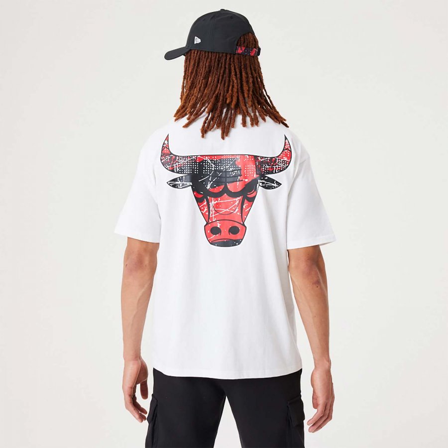NEW ERA Chicago Bulls NBA Infill Team Logo White Oversized T-Shirt